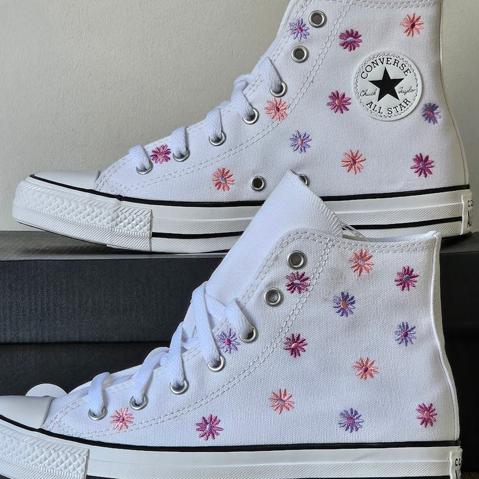 Converse Women's Pattern Embroidered Canvas Hi Tops Size 7.5 A11781f Nwt